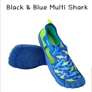 Big Boys SZ 4-5 Water Shoes